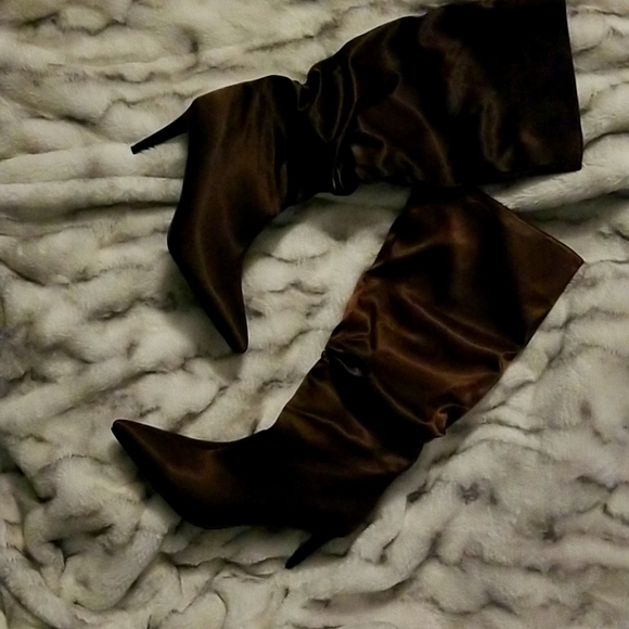 Azalea wang Brand new boots with original boxing comes with extra taps - Picture 1 of 7